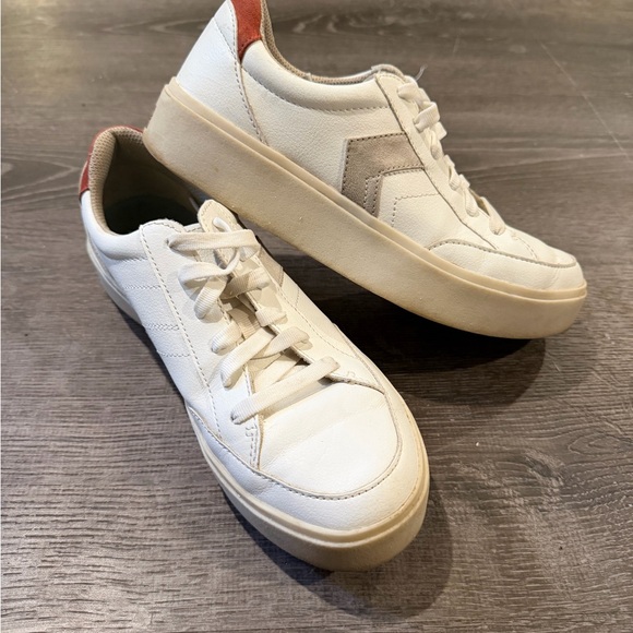 Dr. Scholl's Cream and Tan Sneakers - Picture 2 of 5